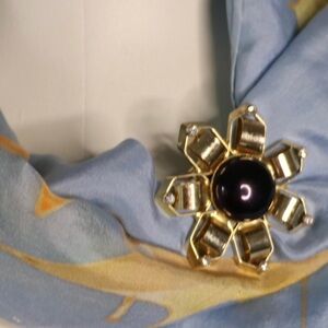 Vintage 80s Gold Tone Statement Flower Brooch Fringed Black Gem Scarf Pin Clip